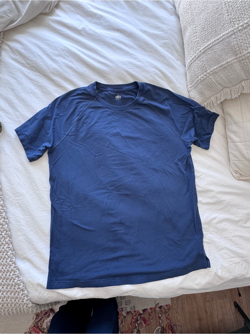 ALO Yoga Men's Navy Short Sleeve Crew Tee
